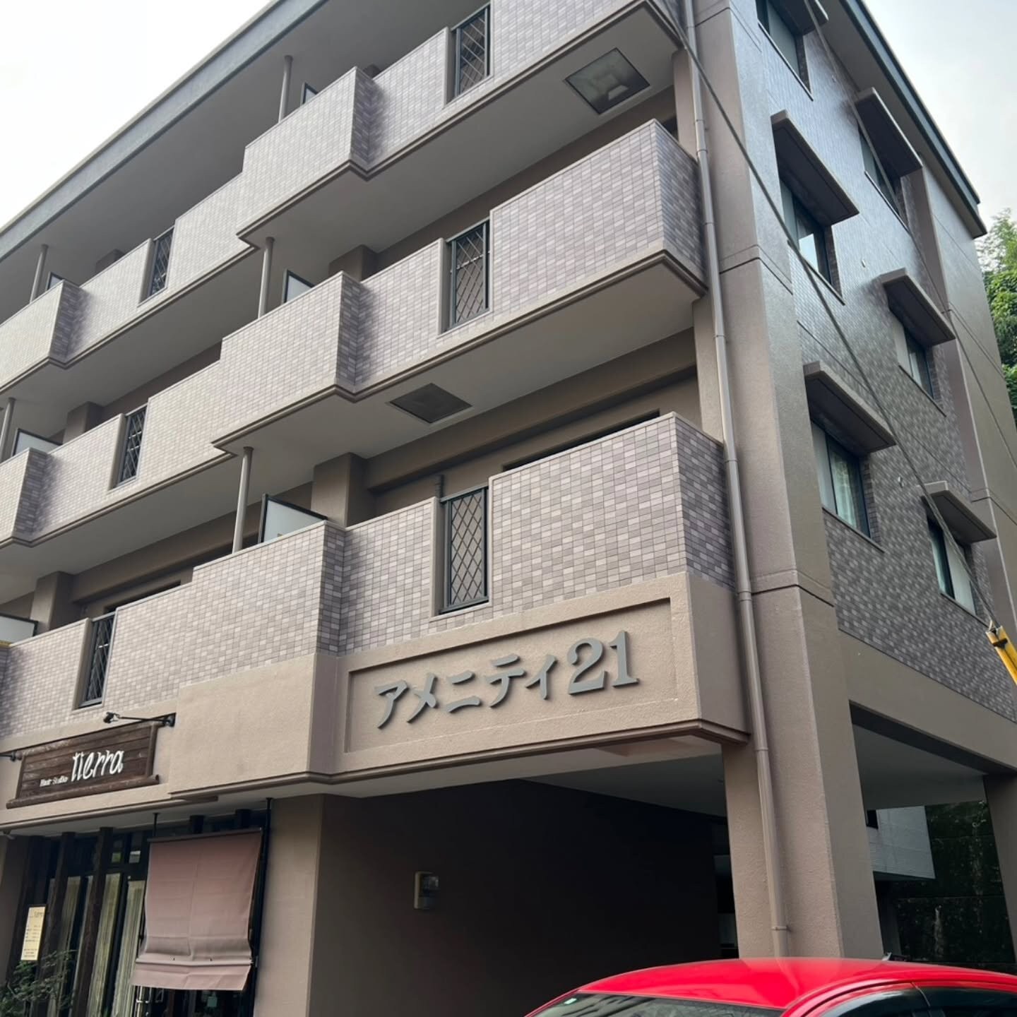 施行事例：大分市のアパート改修事例｜磁器タイルクリヤー塗装・屋上防水・長尺シート